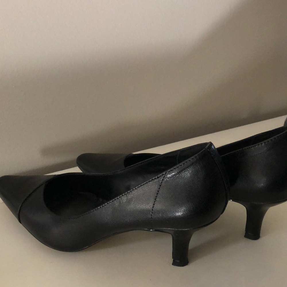 Black Heels - Picture 3 of 3